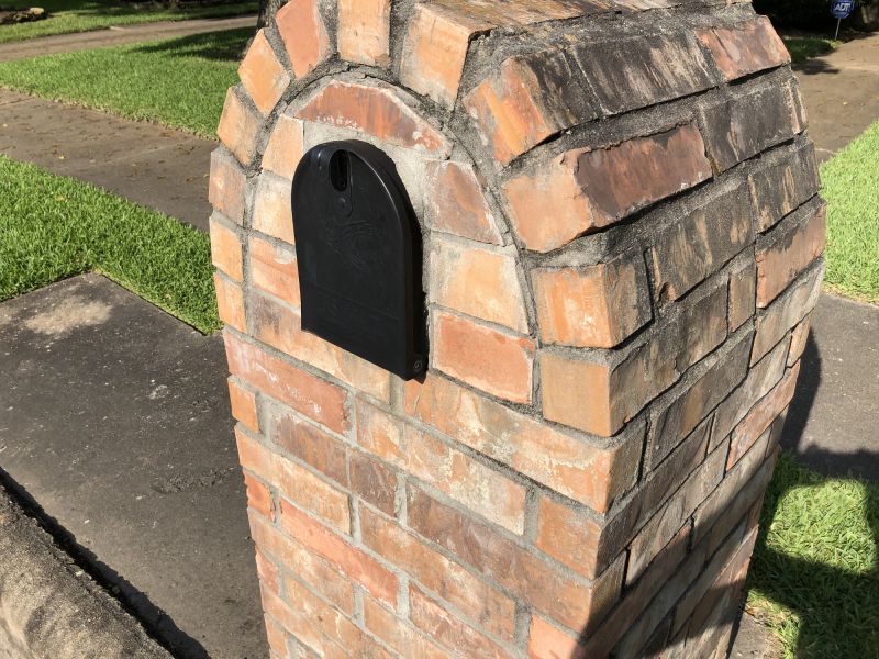 Completed Brick Mailbox